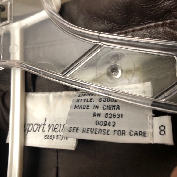 Newport News Women’s Moto Leather Jacket - Picture 4 of 6